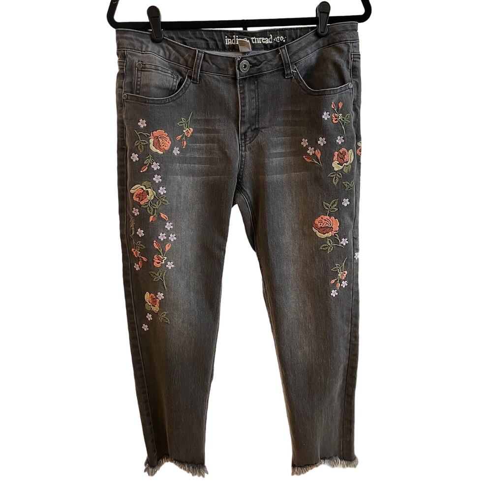 Indigo Threads Jeans SZ8 Frayed Hem, Embroidery Flowers Distressed Black Boho